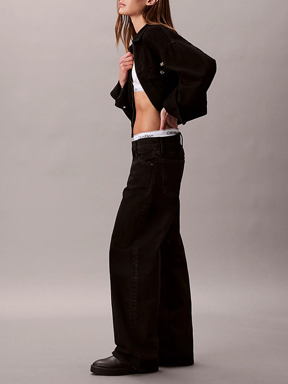 Calvin Klein Jeans Regular Donna LV047D713G Nero